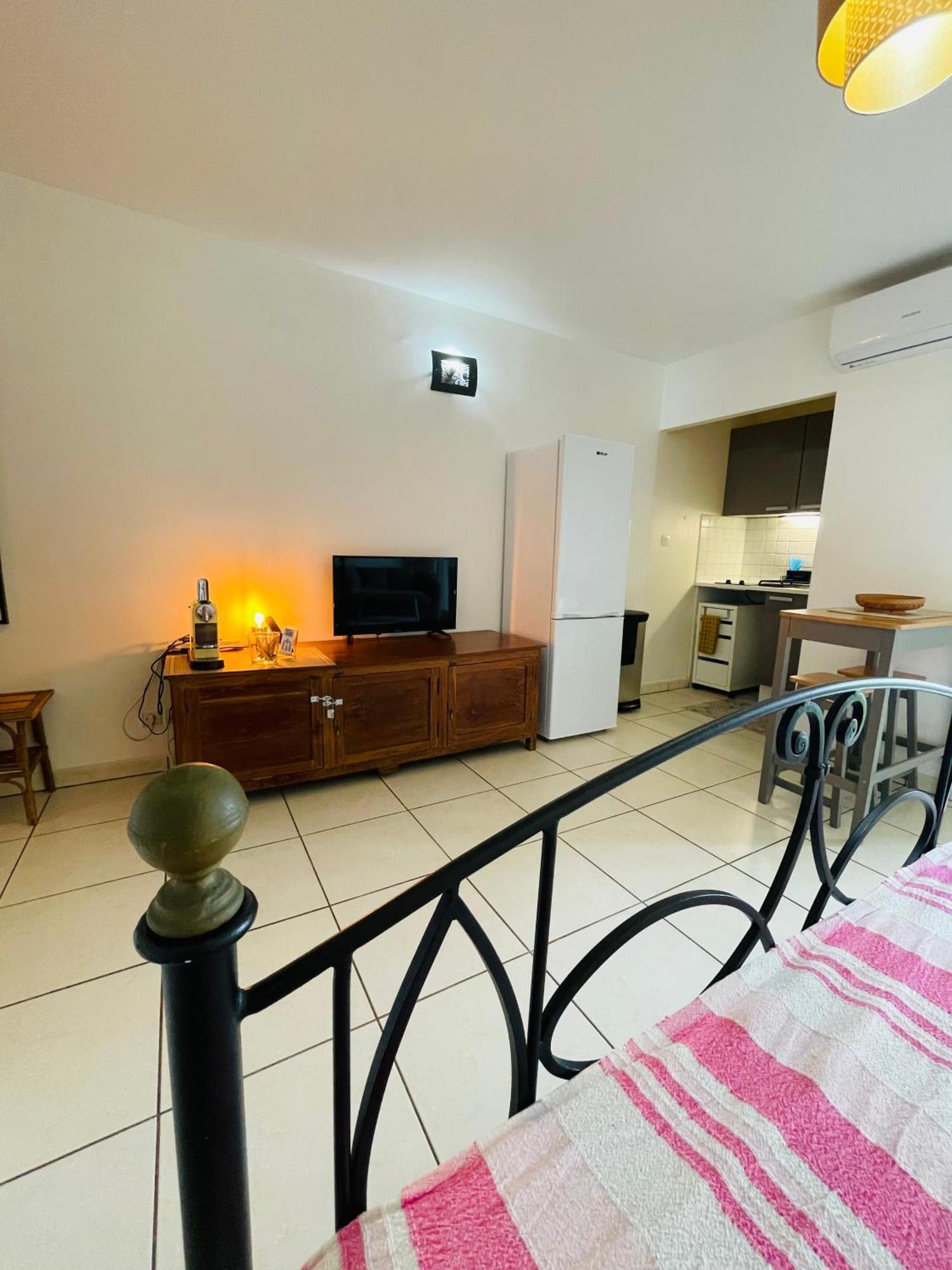 Prana Lodge Saint Gilles Les Bains 800 M De La Plage Luaran gambar